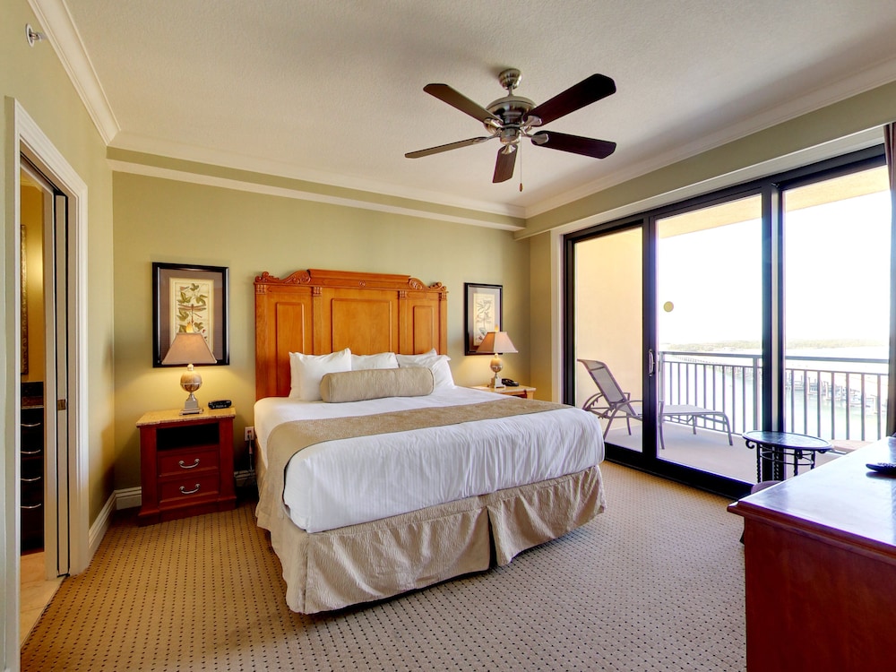 Emerald Grande Condominiums at HarborWalk Village in Destin Best