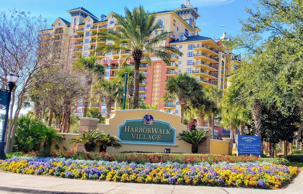 Emerald Grande Condominiums at HarborWalk Village in Destin Best