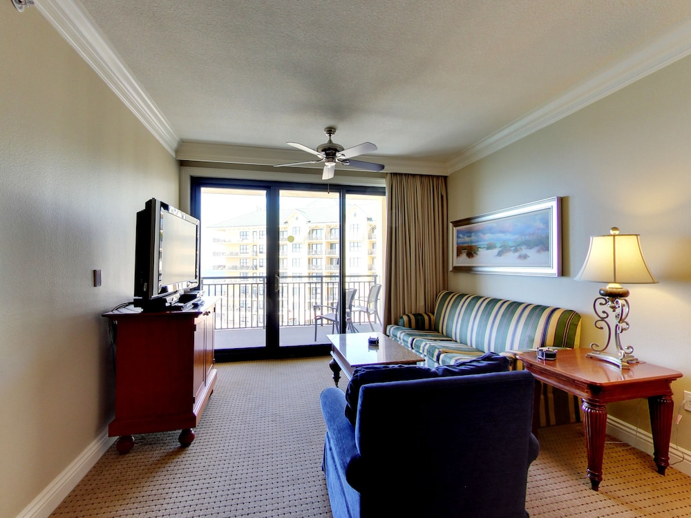 Emerald Grande Condominiums at HarborWalk Village in Destin Best