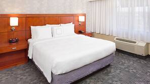 Premium bedding, in-room safe, desk, blackout drapes