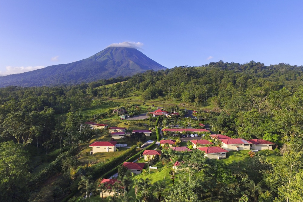 Arenal Volcano Inn In La Fortuna Hotel Rates Reviews On Orbitz