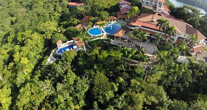 Parador Nature Resort and Spa