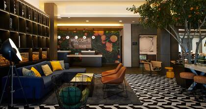 Hampton Inn & Suites Los Angeles/Sherman Oaks