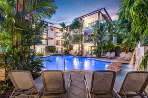 2 outdoor pools