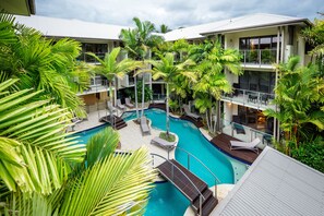 2 outdoor pools