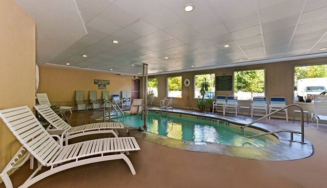 Quality Suites In New Haven Ct Expedia