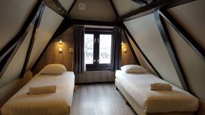 In-room safe, desk, iron/ironing board, free WiFi