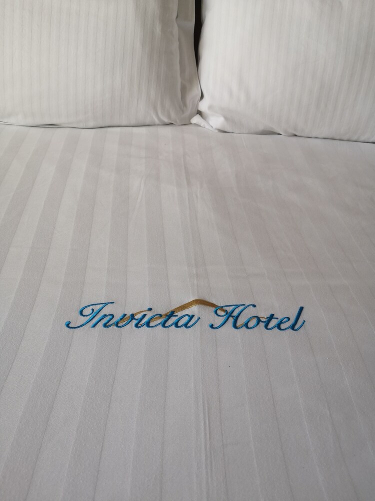 Room, Invicta Hotel