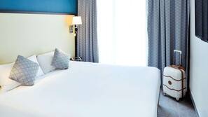 In-room safe, desk, laptop workspace, iron/ironing board