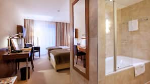 Hypo-allergenic bedding, minibar, in-room safe, desk