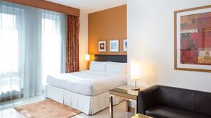 Literie hypoallergénique, minibar, coffres-forts dans les chambres