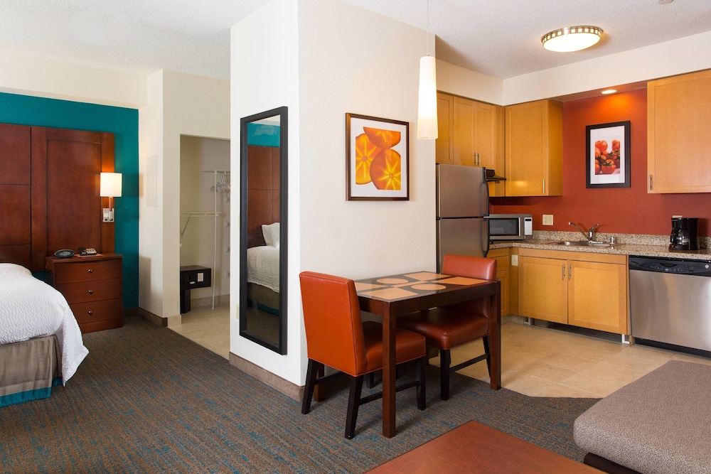 Residence Inn by Marriott Kansas City Airport