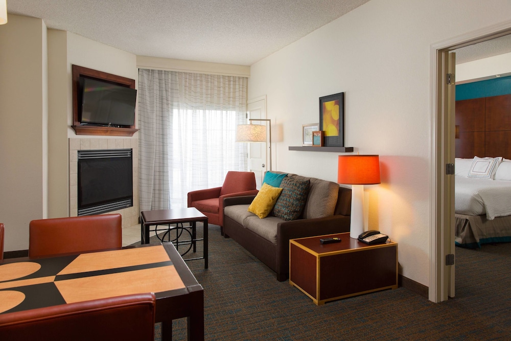 Residence Inn by Marriott Kansas City Airport