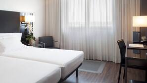 Minibar, Zimmersafe, Schreibtisch, schallisolierte Zimmer