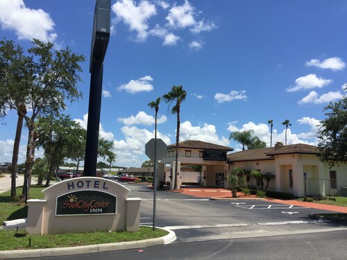 Great Place to stay Sun City Center Inn near Sun City Center