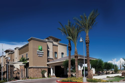 Great Place to stay Holiday Inn Express Phoenix-Glendale near Glendale 