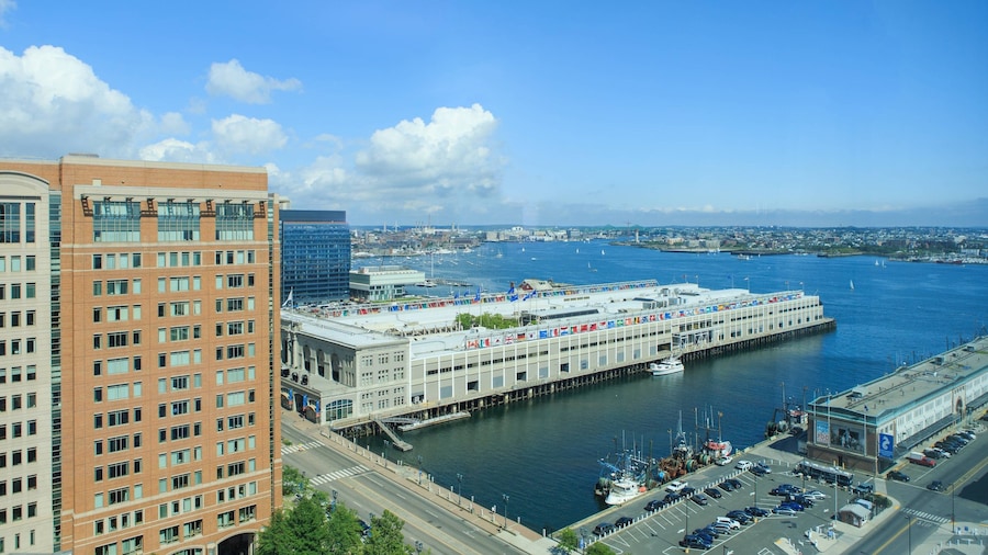 Renaissance Boston Waterfront Hotel