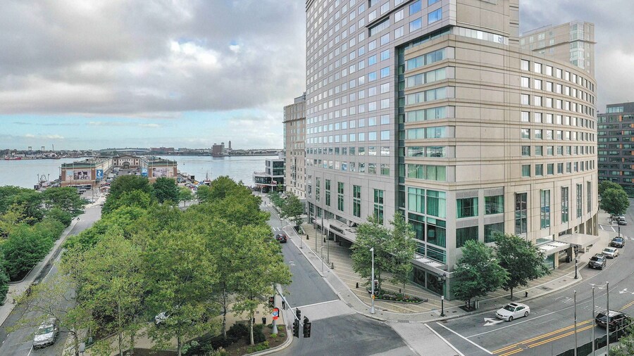 Renaissance Boston Waterfront Hotel