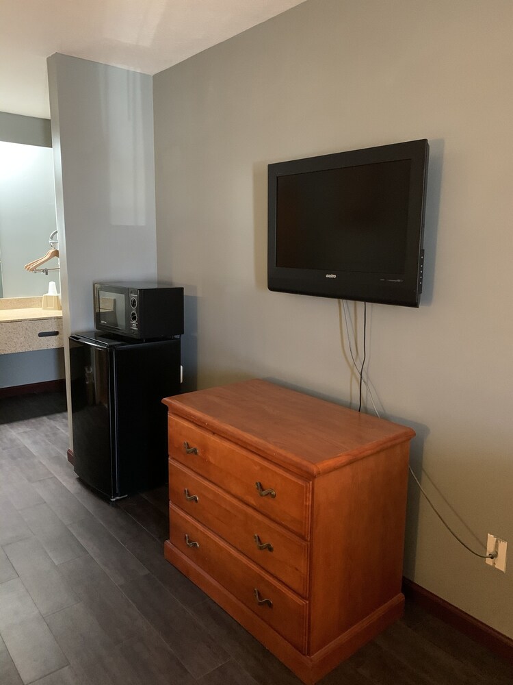 Royal Inn Taylorsville in Taylorsville Best Rates & Deals on Orbitz