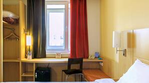 Coffre-forts dans les chambres, bureau, rideaux occultants