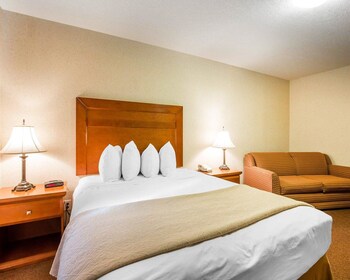 Quality Inn And Suites Lethbridge Lethbridge Room Prices