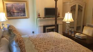 Premium bedding, iron/ironing board, free WiFi