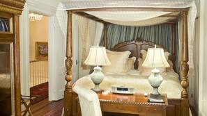 Premium bedding, iron/ironing board, free WiFi