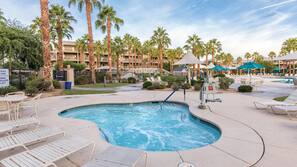 2 outdoor pools