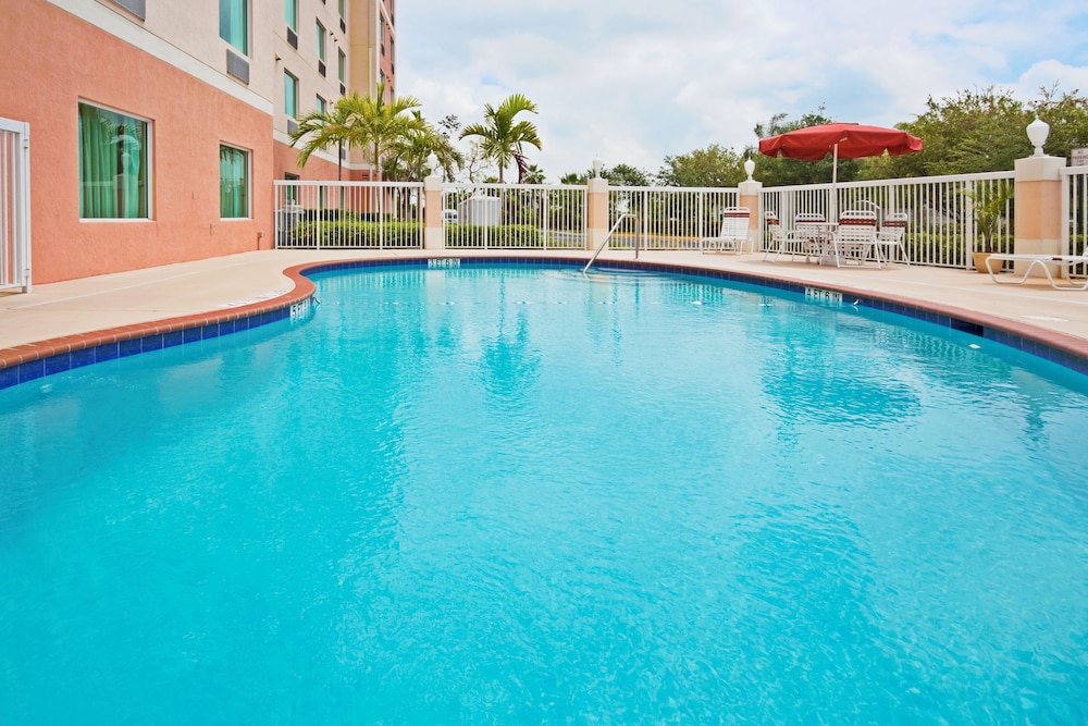 Holiday Inn Express Pembroke Pines-Sheridan Street, an IHG Hotel