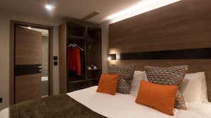 In-room safe, desk, laptop workspace, blackout curtains