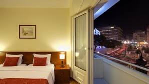 Pillow top beds, in-room safe, blackout curtains, free WiFi