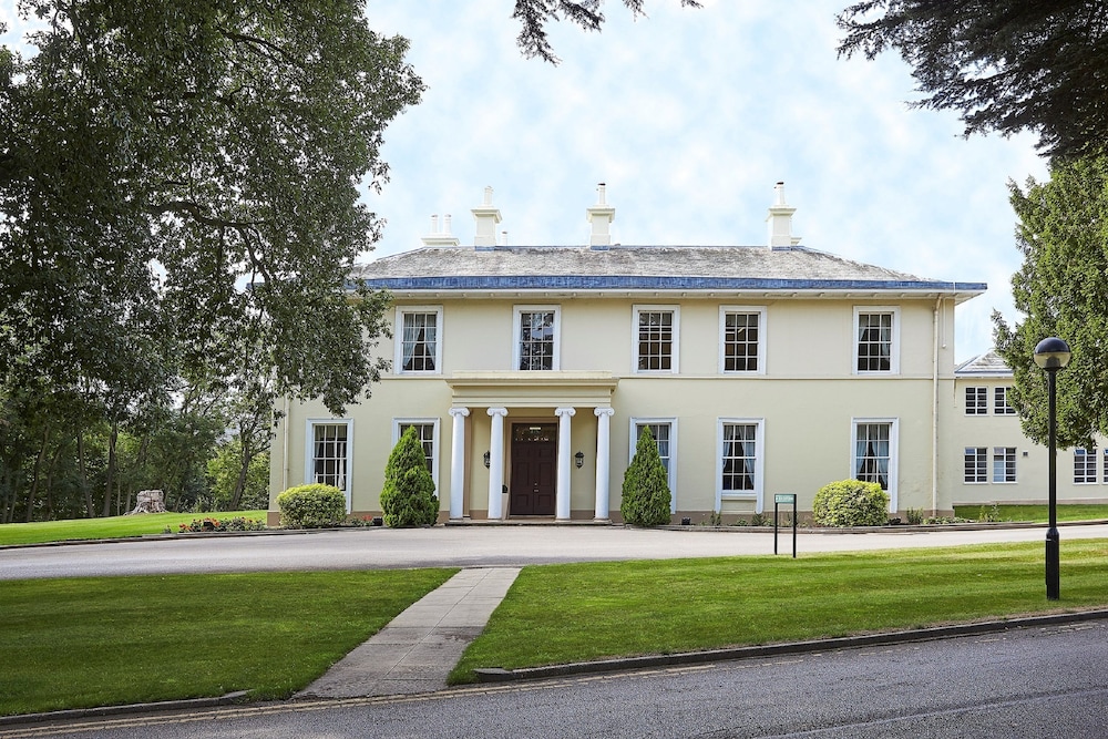 Eastwood Hall in Eastwood, United Kingdom