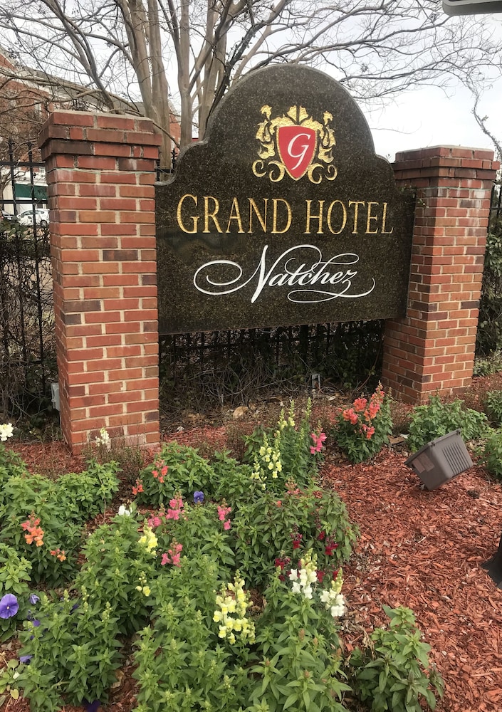 Natchez Grand Hotel & Suites On the River in Natchez Hotel Rates