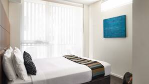 Desk, laptop workspace, iron/ironing board, free WiFi