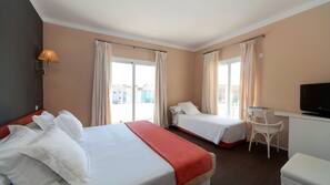 Minibar, caja fuerte, wifi gratis y ropa de cama