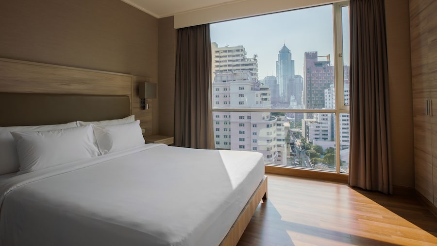 Adelphi Suites Bangkok