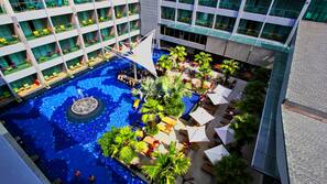 Outdoor pool, free pool cabanas, pool loungers