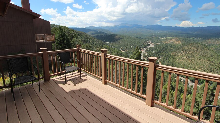 Crown Point Condominiums, a VRI resort
