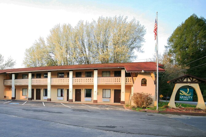 Quality Inn Downtown Helen In Helen Ga Expedia