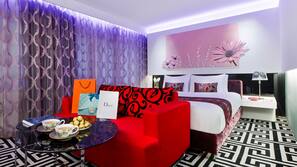 Premium bedding, in-room safe, desk, free WiFi