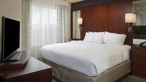 Premium bedding, desk, iron/ironing board, free cribs/infant beds