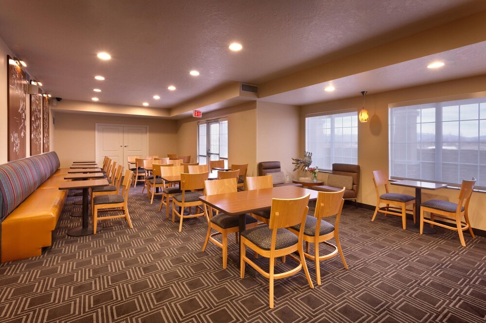 Lobby, Towneplace Suites Marriott Meridian