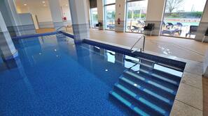 Piscine couverte, piscine extérieure