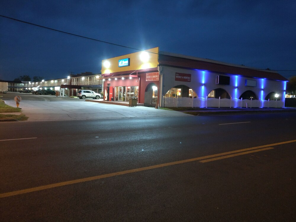 La Hacienda Hotel, Laredo 90 Room Prices & Reviews Travelocity