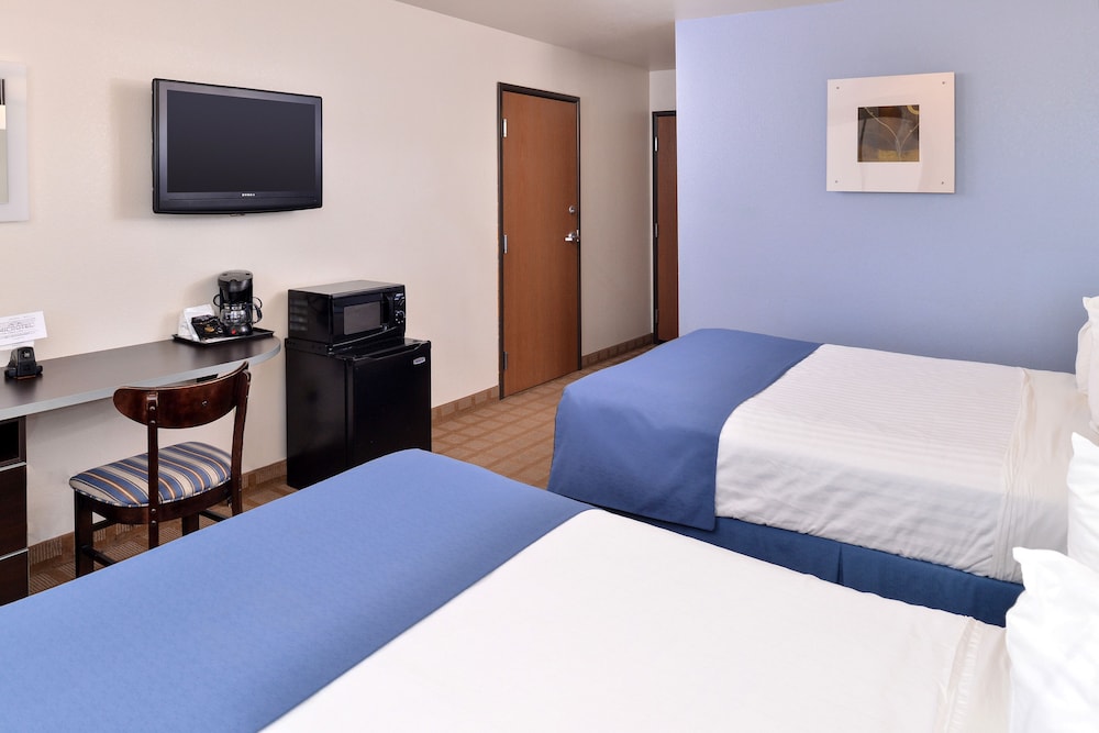 Microtel Inn & Suites by Wyndham Klamath Falls