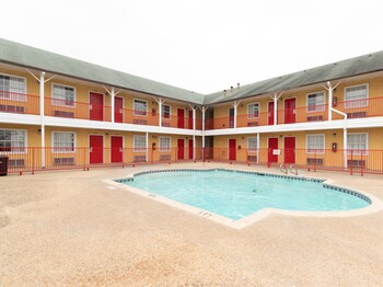 Oyo Hotel San Antonio Lackland Near Seaworld San Antonio 38 Room Prices Reviews Travelocity