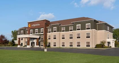 La Quinta Inn & Suites by Wyndham Lackawanna