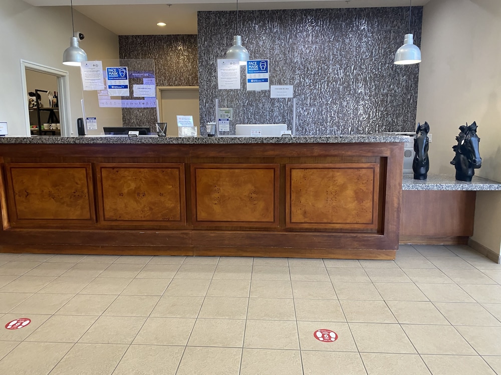 Best Western Plus Peppertree Inn At Omak in Omak Best Rates & Deals