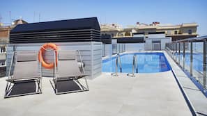 Sæsonbestemt udendørs pool