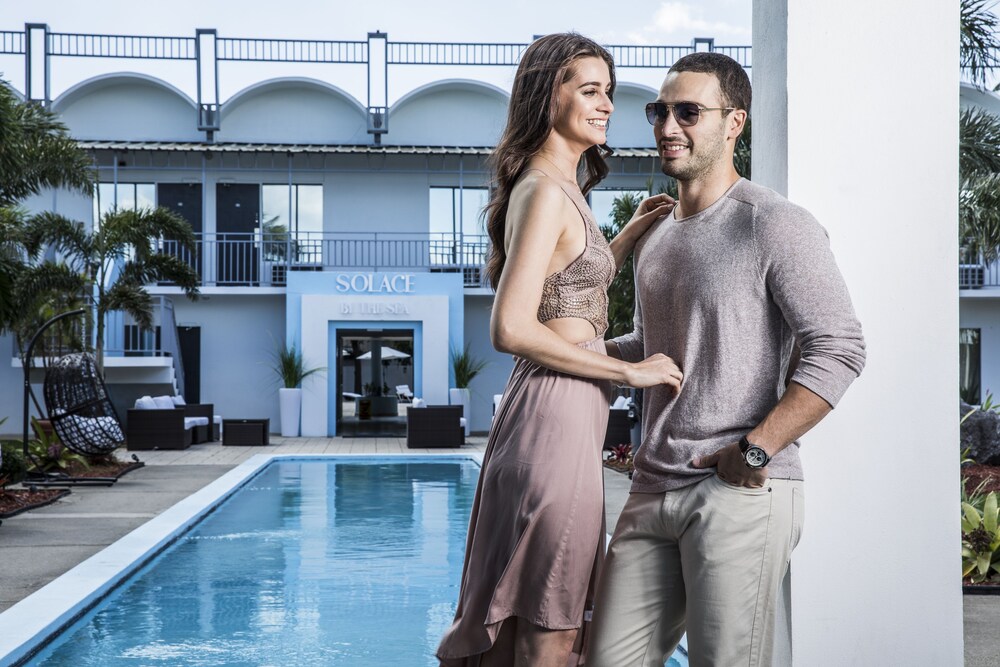 Outdoor pool, Solace by the Sea